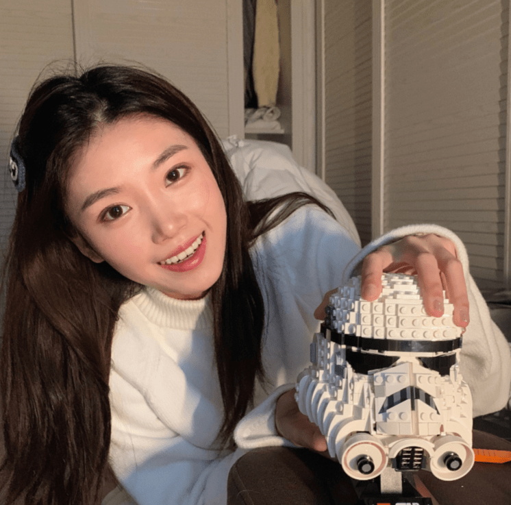 半藏森林再发"茶艺照",看清她穿的是什么后:难怪阿沁斗不过她_刘阳