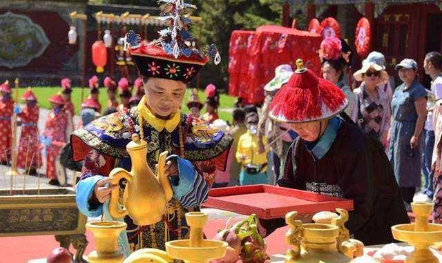 清朝滅亡百年,還有守陵人?祭祖時穿龍袍,百官跪拜_祭祀_中國_文化