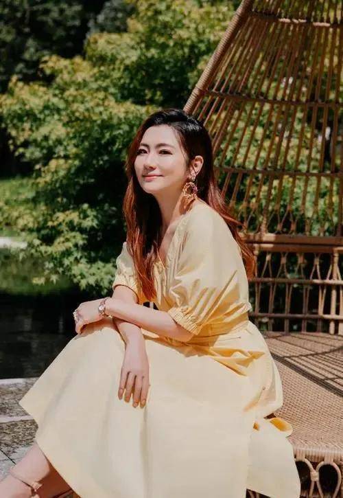 任家萱,陈嘉桦为田馥甄庆生,she合体美照曝光_奖金_舞台_组合