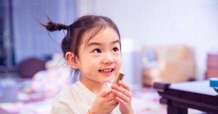 戚薇写真曝光,流金溢彩亮片神似蕾哈娜_照片_女儿_唐嫣