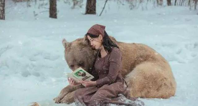 后来西方提出泛灵论——万物有灵的观点,即动物与人一样,它们有自己的