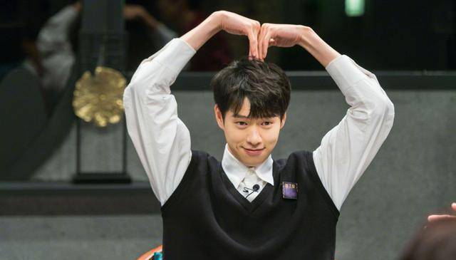 杨幂魏大勋恋情再添实锤,疑似深夜幽会,让网友期待好事临近!