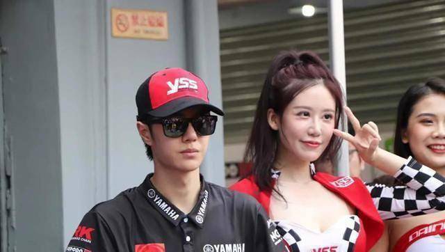 王一博对摩托车的爱让粉丝们酸并快乐着_因为_头盔_张天