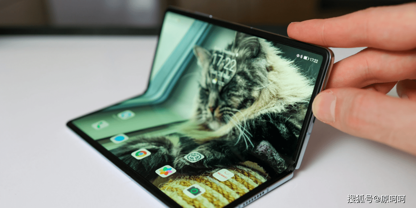 华为mate x4折叠手机泄密:16gb内存 9000mah电池 1.