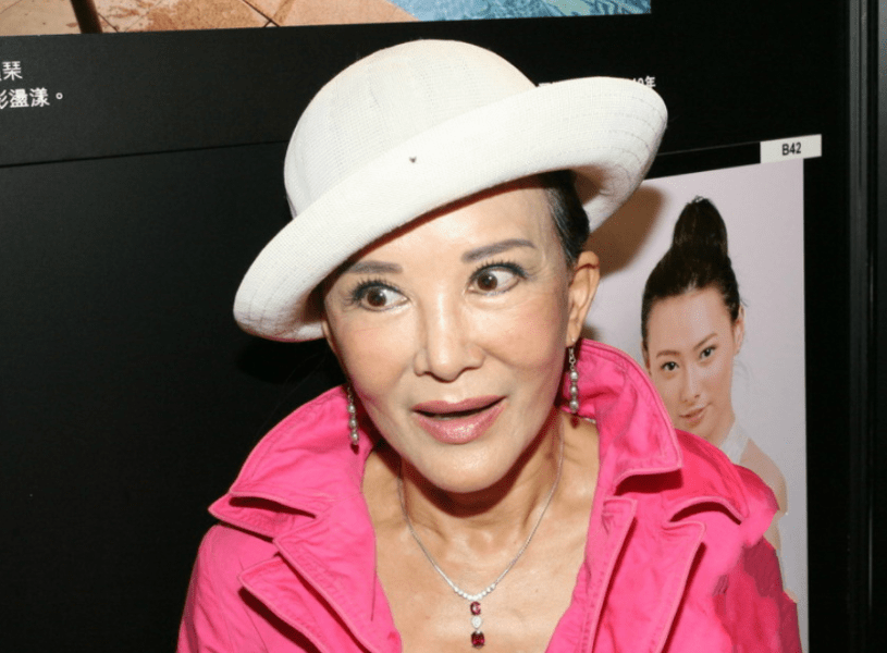 77岁白韵琴秀恩爱!