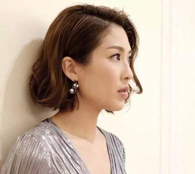 她在《溏心风暴3》中结局惨还自曝八岁时曾在地铁被非礼_黄以_陈敏之