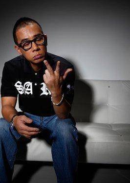 他曾是张国荣林忆莲的伴舞,如今别人见到他都要喊一声"哥"_眼泪_专辑