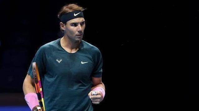 生死大战纳达尔出线西西帕斯出局,德约今晚可要加油哦!