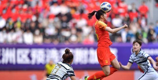 亚洲足球小姐世界级任意球,金左脚传球精准助攻杨曼_中国女足_比赛_上