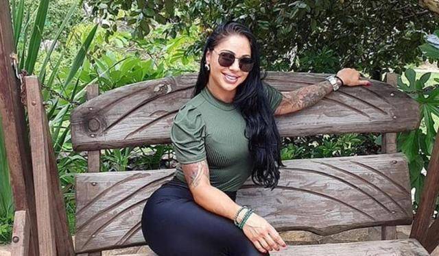 臀围过大,巴西网红深受其累,满腹难言之隐_瓦妮莎_臀部_训练