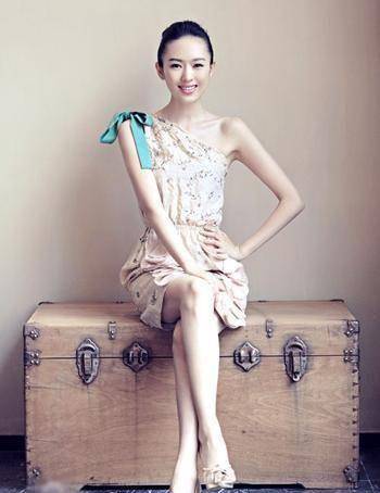 童瑶击败热依扎拿奖,引出大17岁老公身份,对张m最好的"报复"_童谣