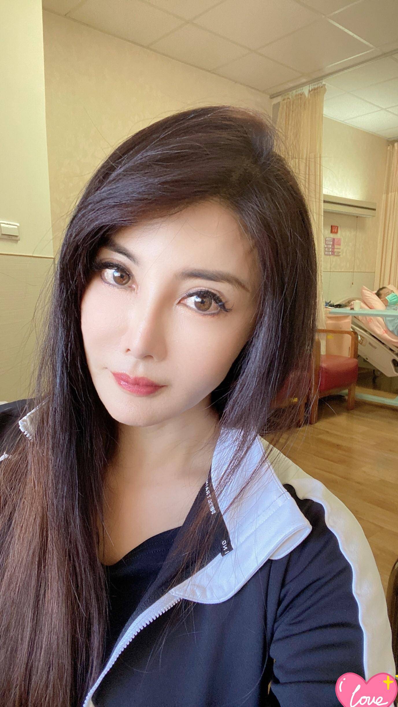 大陆翻车的演员太多了,退一步海阔天空,杨丽箐小姐是一位聪明的女演员