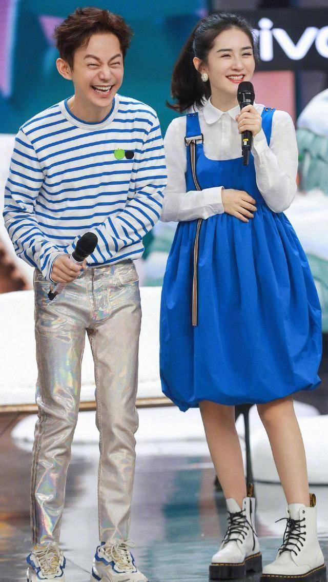 谢娜挺二胎孕肚上节目!