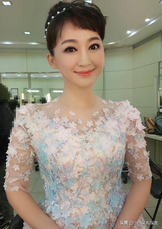 原名郏捷的小鹿姐姐,46岁依旧肤白靓丽,她的老公是谁一直是个谜_朋友