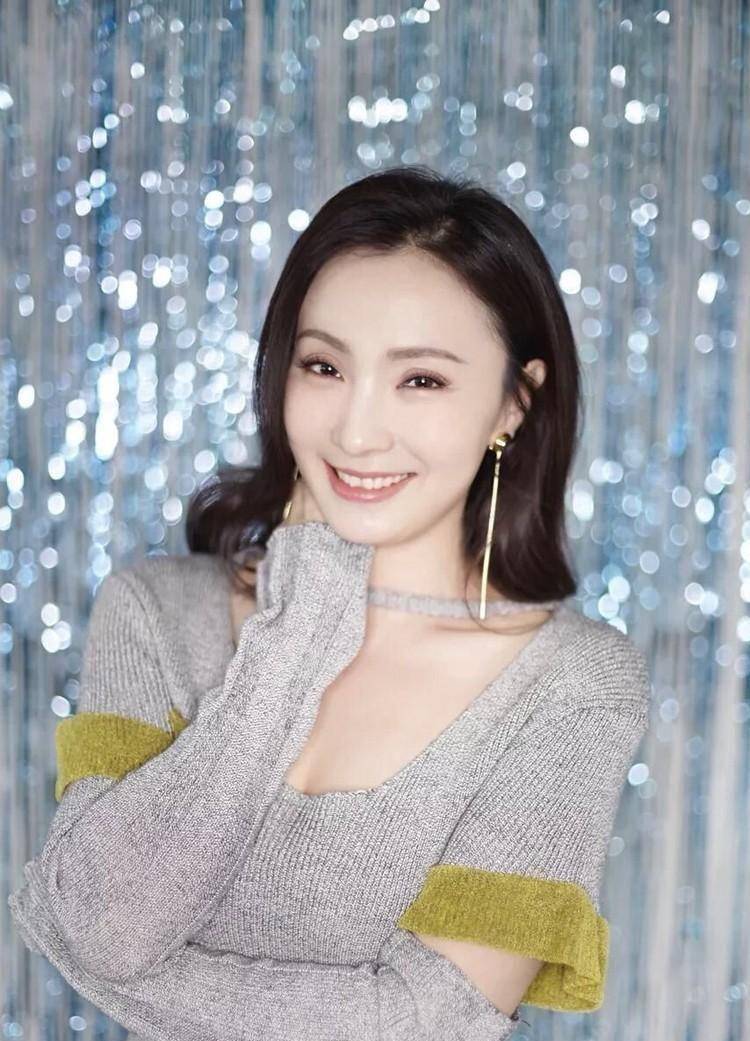 原本"一个人清醒"的陶虹,终于为自己的"贪婪"付出了代价_陶红_花样