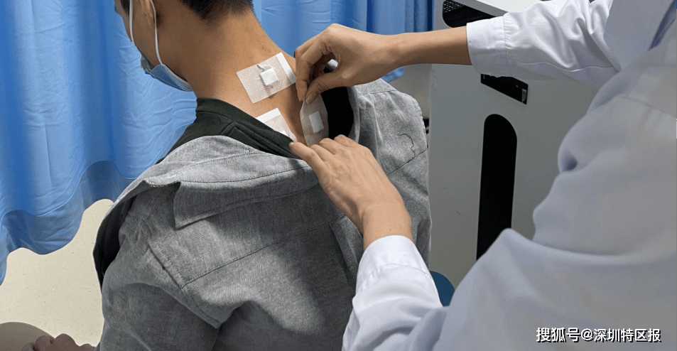 深圳特区报首席记者 罗莉琼 通讯员 马晓群 摄建设工地"凉"策妙方战