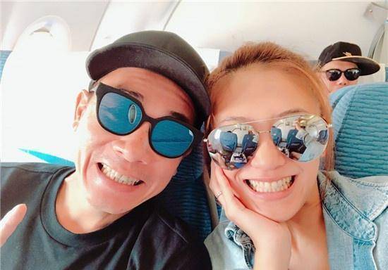 应采儿晒一家三口合影笑翻粉丝:人家是美白,你们是美黑吗?