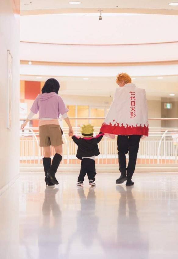 看到鸣人一家吃拉面的画面,总感觉桌子上的拉面很好吃.