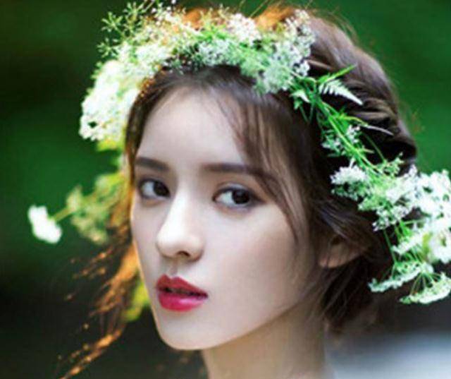 张予曦童年照遭疯传,五官可爱美成洋娃娃,原来她才是在逃公主_小时候