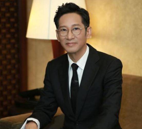 演员王劲松的从容人生,和他背后了不起的娱乐圈大腕