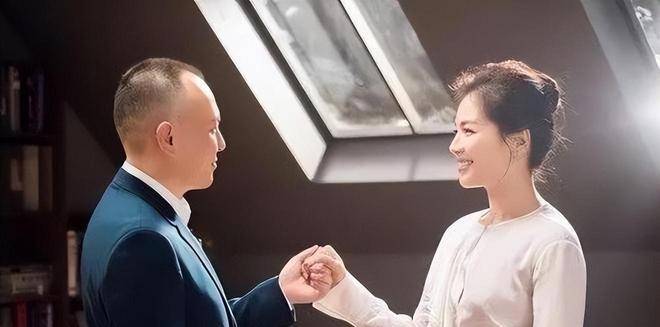 "国民媳妇"刘涛,事业巅峰期嫁人,拍戏替夫还债,凭欢乐颂大火_王珂