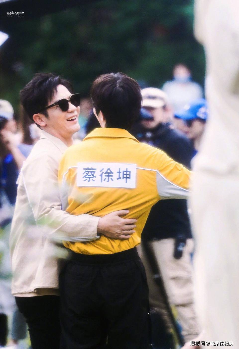 "跑男"今晚播出,蔡徐坤会不会被打码,或镜头被剪?_豪宅_相关_话题