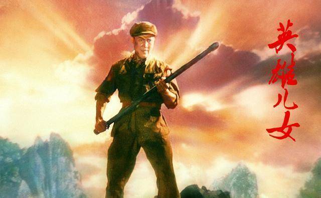 包围,那双满含怒火的眼睛连同那声"为了胜利,向我开炮——"的惊天呐喊