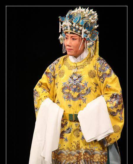 "太极老旦"吕昕的《秦琼》_蓝文云_京剧_演出