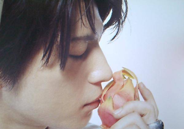 年轻人都说他是"皱纹大叔",18年前,他可是国外"第一小王子"_及川光博