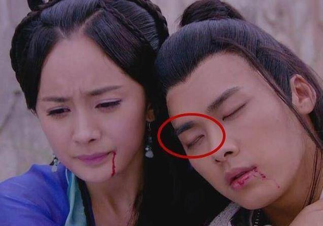 不好意思我的注意力都在旁边李易峰的白眼上.