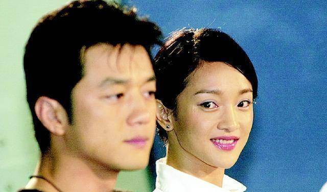 知名演员周迅:离婚2年恋上小13岁男友,47岁的她生活恣意潇洒_窦鹏