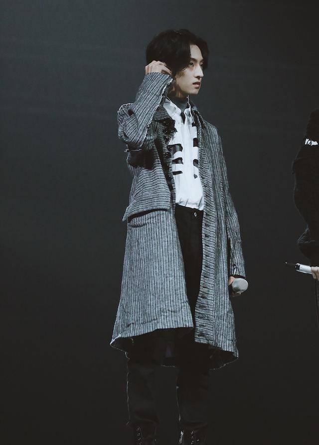 赵天宇明日之子深情演绎《空废》逗趣献诗告白杨幂_田燚_舞台_故事