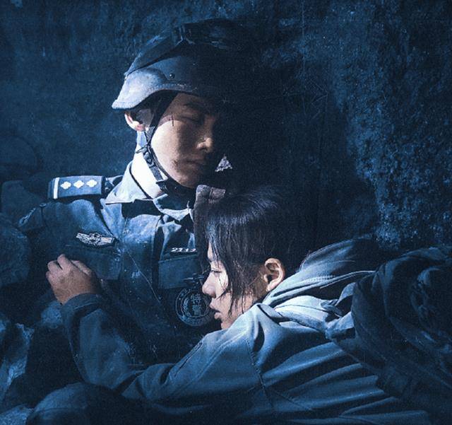 电视剧主要讲述了由白敬亭饰演的特警队员邢克垒,和