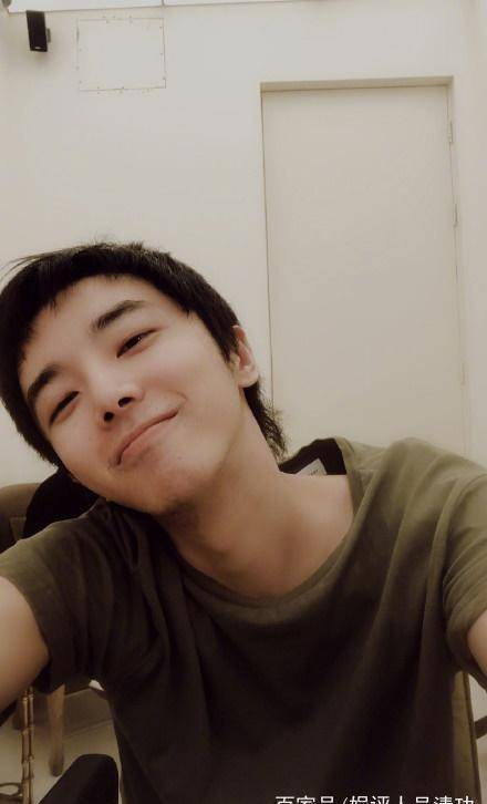 娱评人吴清功:看了华晨宇的密集行程表,期待华晨宇能像张杰一样_传媒