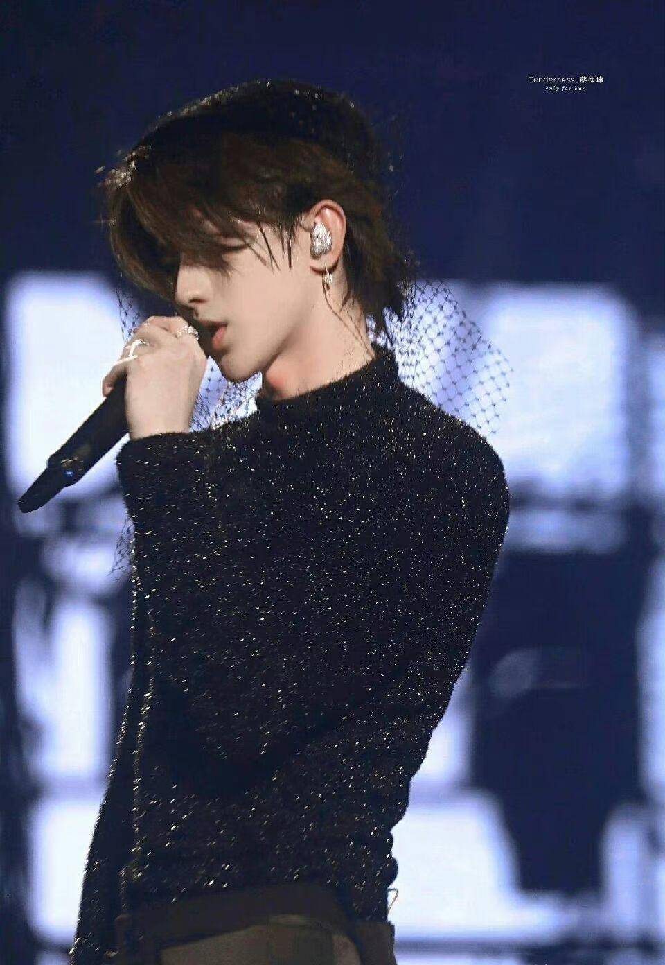 后期2周p掉万帧日补贴千元,蔡粉不离弃_蔡徐坤_网友_团队