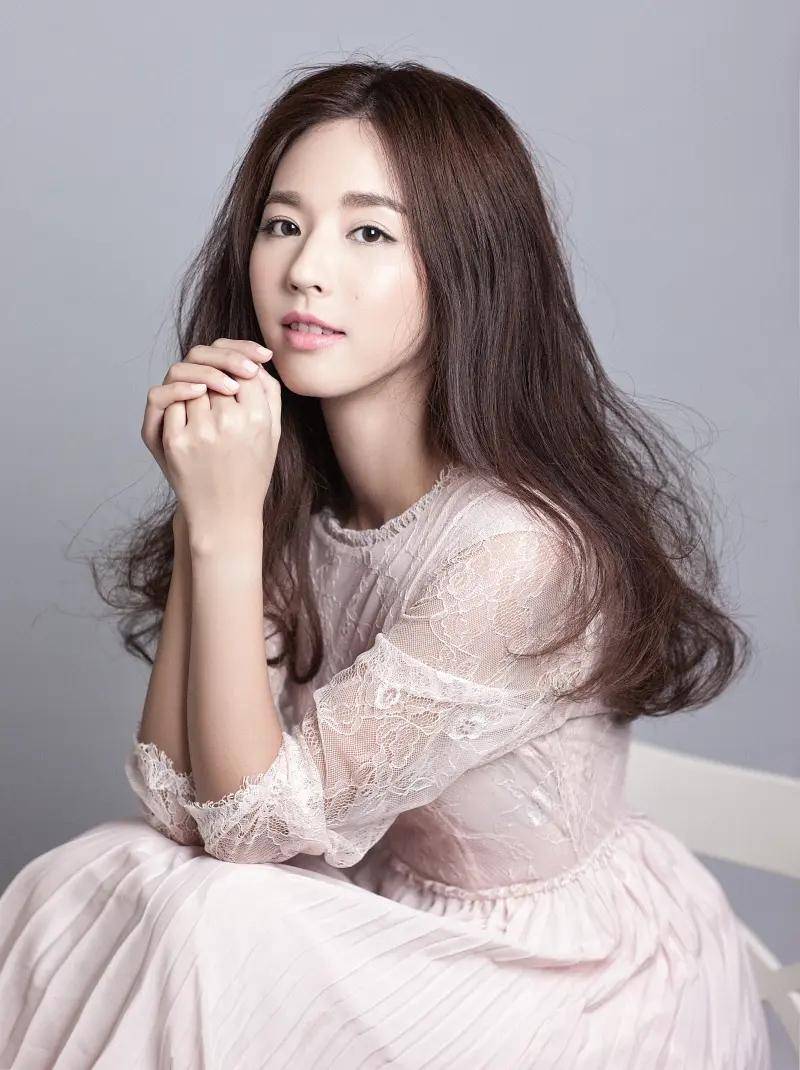 不顾反对嫁分手大龄男星,她生两胎分手复出_吴佳妮_马景涛_个人