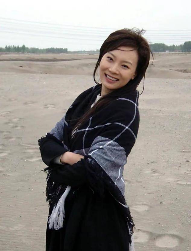 看到陈数的脸,多少人一声叹息,《暗算》里的黄依依再也回不来了_角色