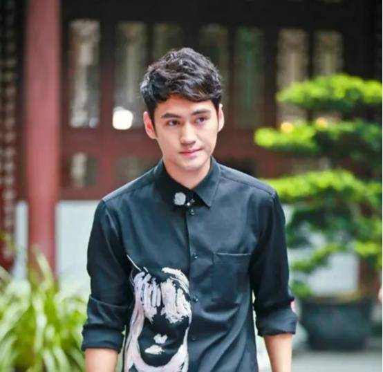 袁弘和蒋欣,这两位明星完美的藏住了自己的秘密!_张歆艺_杨树鹏_形象