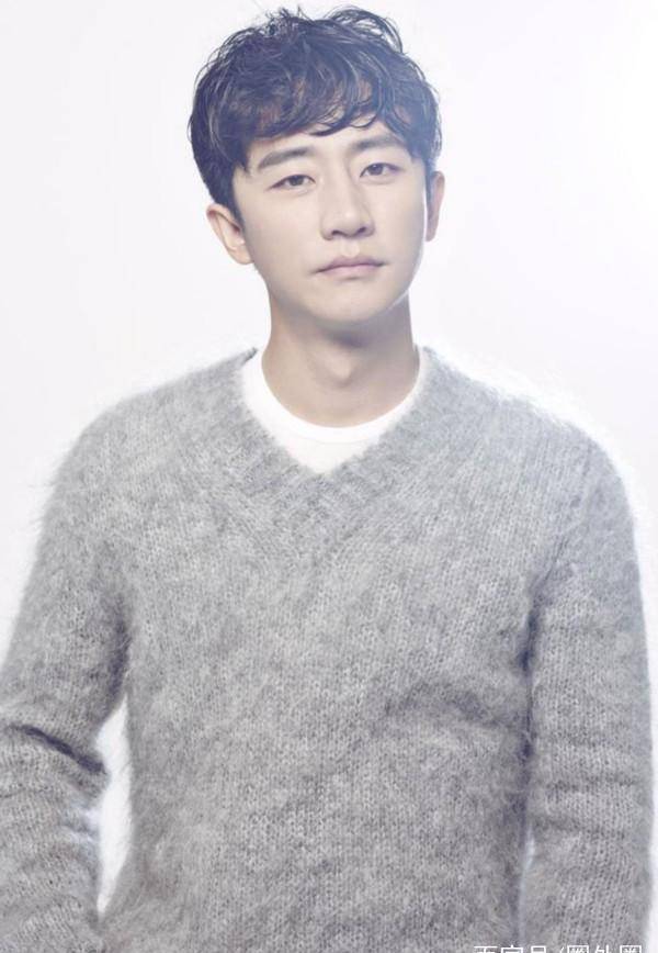 原来黄轩是在这样的家庭长大的,怪不得童年阴影这么大!