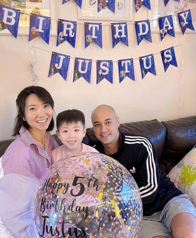 tvb女艺人车婉婉夫妇放假连续带儿子去郊游和公园游玩_夫妻俩_老公_带