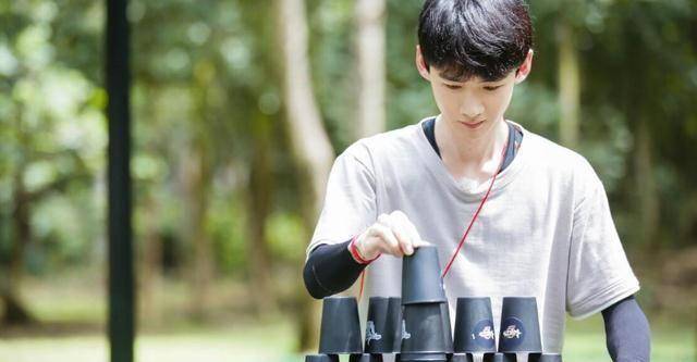 白敬亭参加《最强大脑》了?