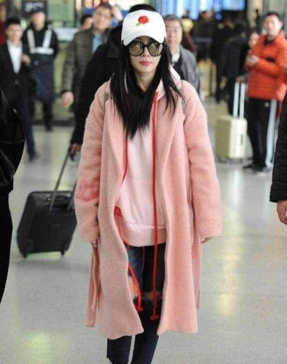 而与37岁李小璐相比却尴尬_西装_辣妈_穿过