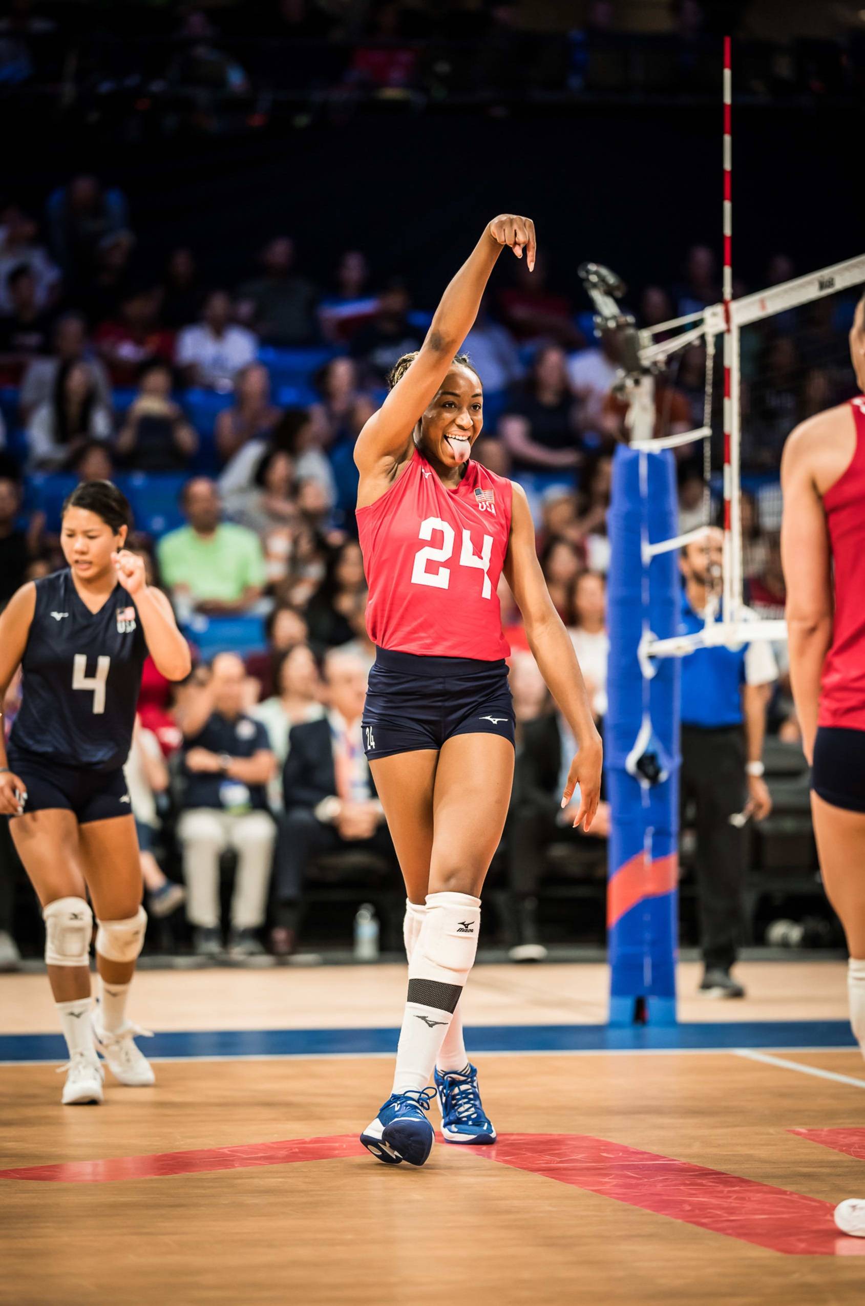 世界女排联赛季军战波兰3:2美国技术统计,得分王斯蒂西亚克23分_优势