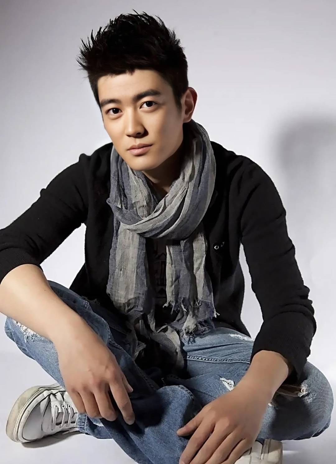 杜江儿子嗯哼晒新发型,帅气有型,长相越来越像杜江了_爸爸_演技_未来