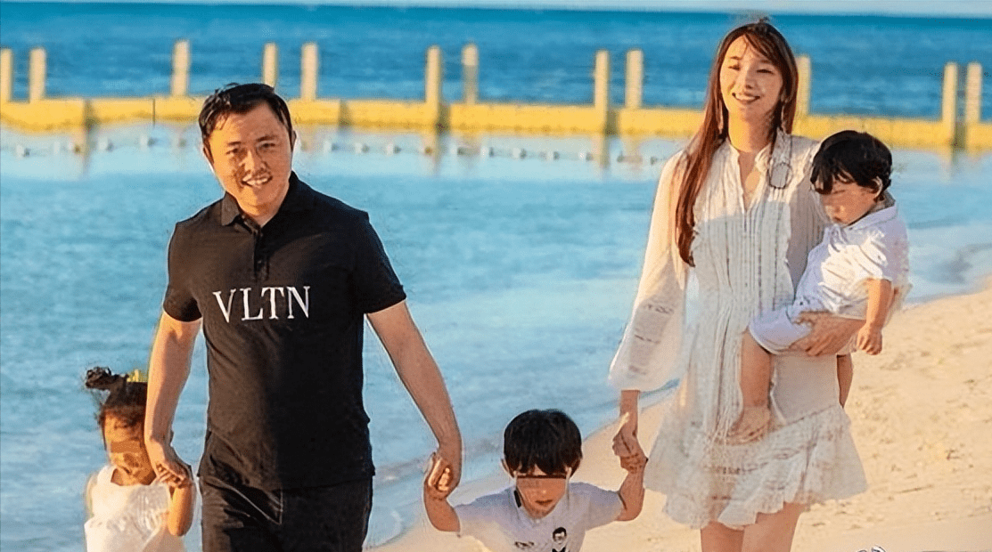 安以轩:42岁她真没阔太命,两任前任被"人"抢,老公给前妻17亿_陈荣炼