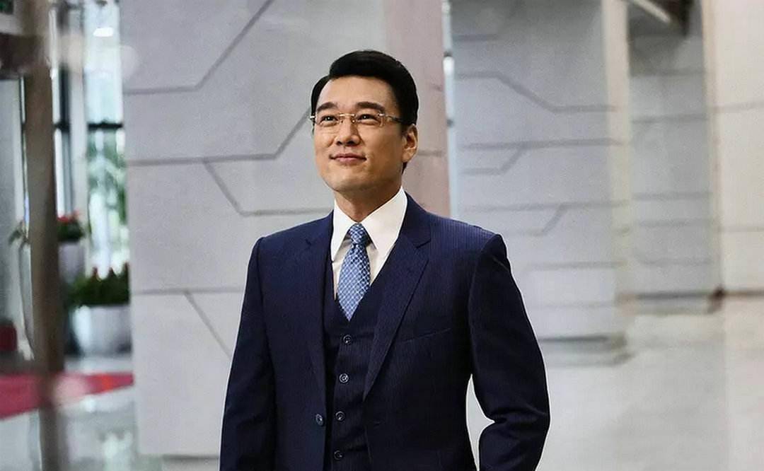 "王耀庆:花30万订西装,却为省房租,住女生家当"老赖"_角色_因为_职场