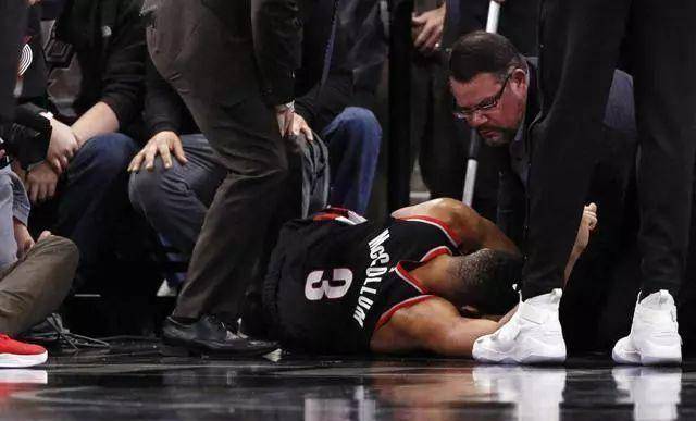 nba又一人赛季报销了!这伤和乔治当年断腿的那一伤一模一样啊!