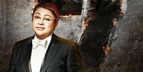 49岁韩红突然暴瘦吓坏网友,精神状态不佳,身体撑不起西服_生活_程度