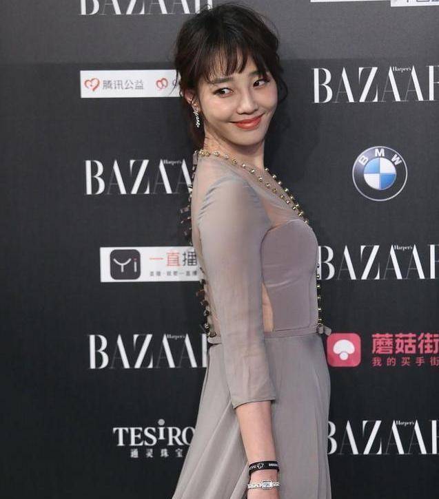 白百何气质真绝,穿半透明薄纱连衣裙尽显身材,35岁嫩得像少女_皮肤