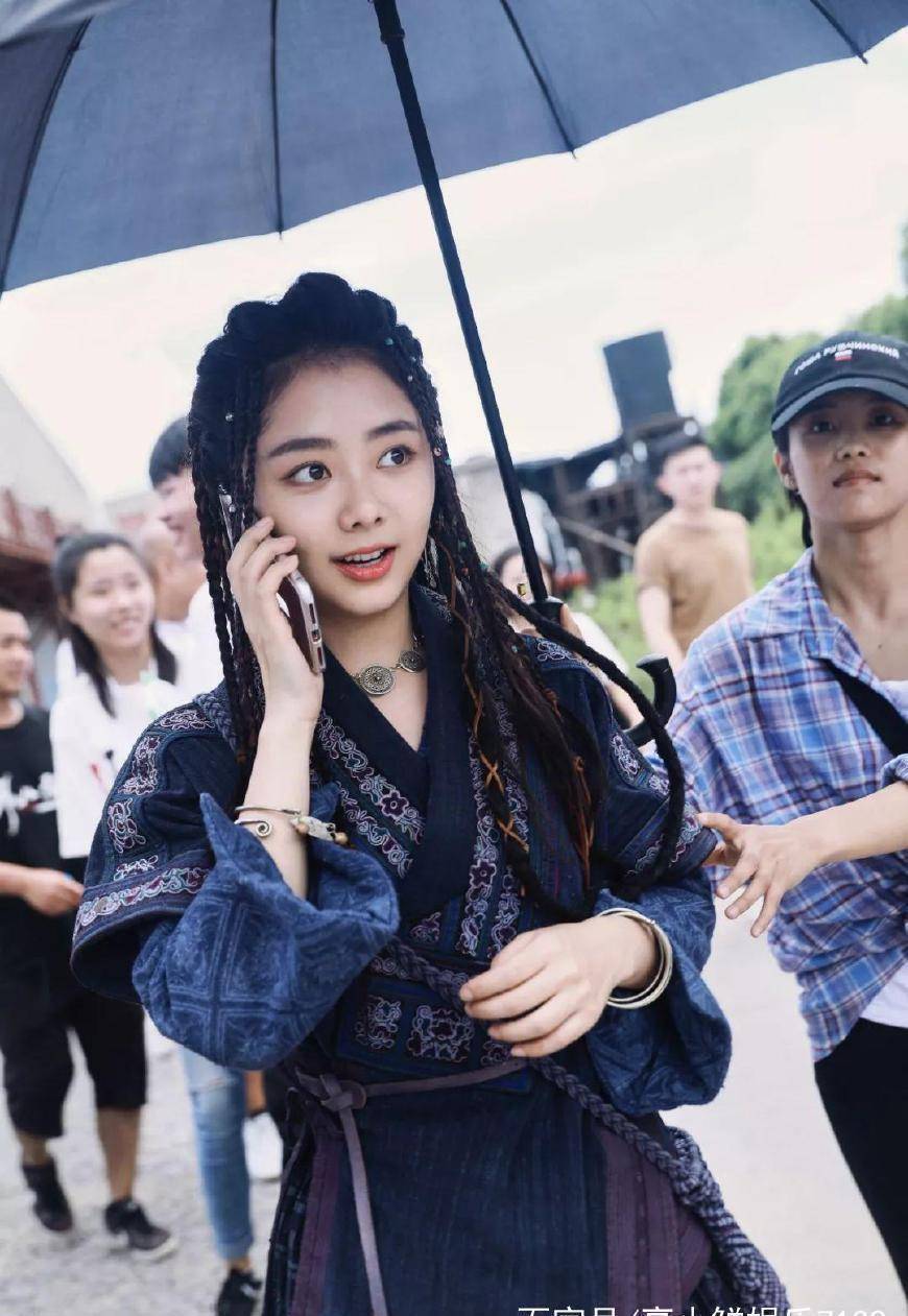 《外八行》首度探班 奇行奇人造奇物令人称绝_谭松韵_欧豪_民国